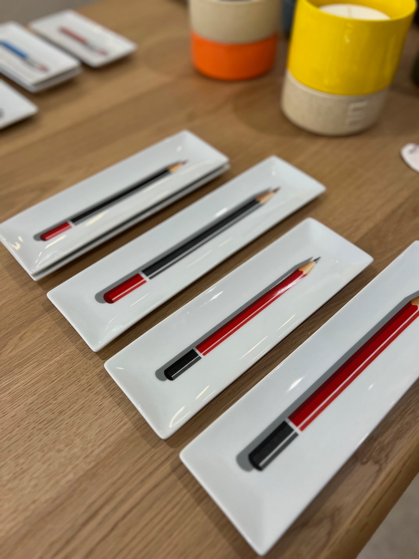 Porte-stylo Crayon noir / mine rouge